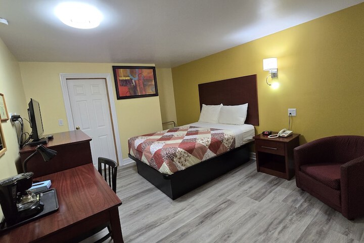 Deep River Motel