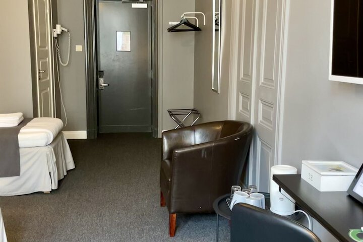 Room 51 of 149