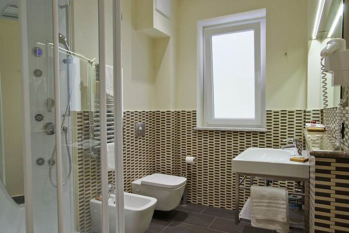 Room 15 of 23