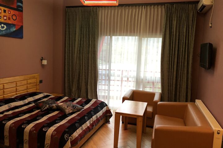 Room 19 of 98