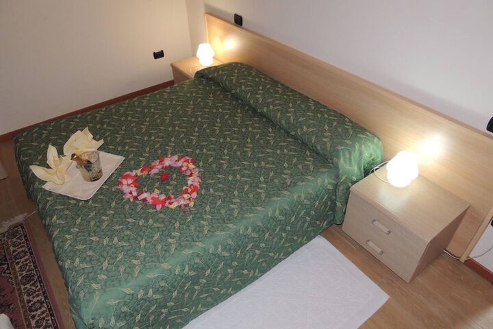 Room 8 of 46