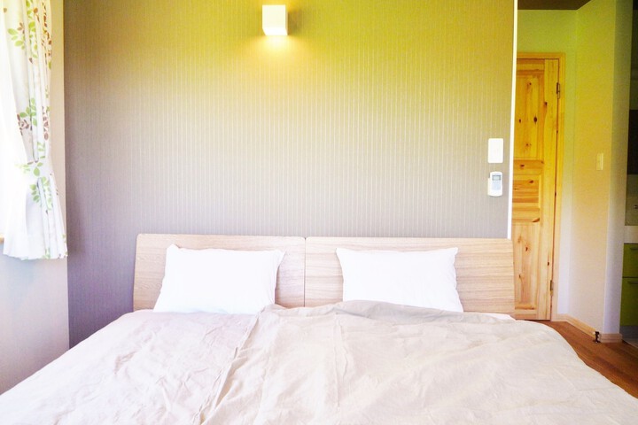 Room 2 of 32