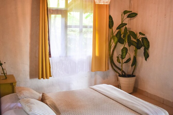 Room 6 of 36