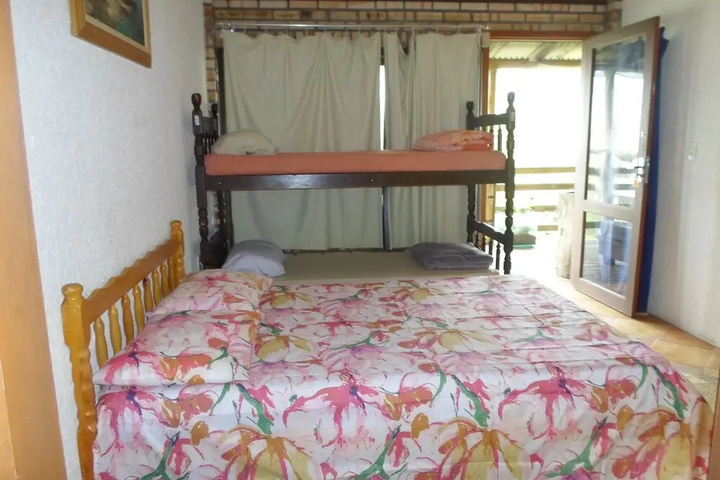 Room 6 of 19