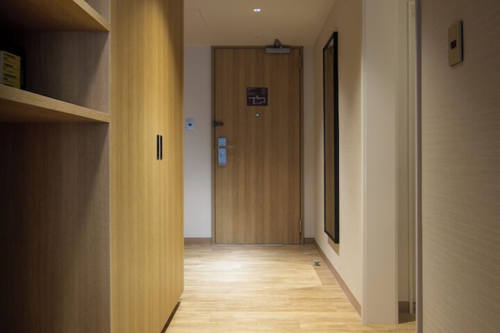 Room 25 of 169