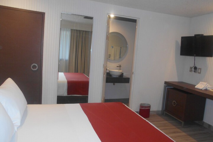 Room 12 of 130