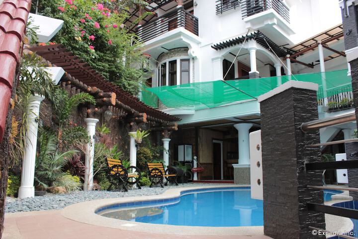 Pool Hotel