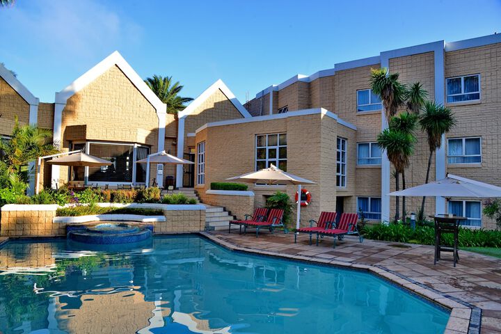 Hotel Pool