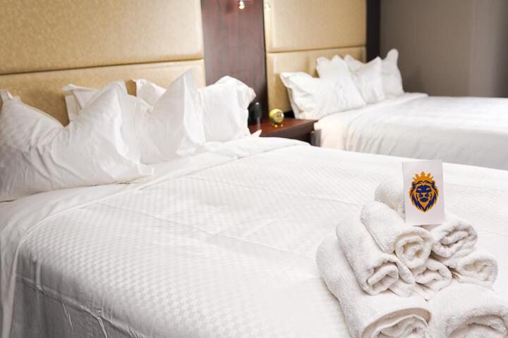 2 Queen Beds (18 of 25)