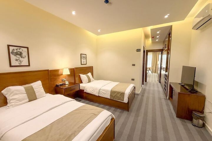 Room 9 of 22