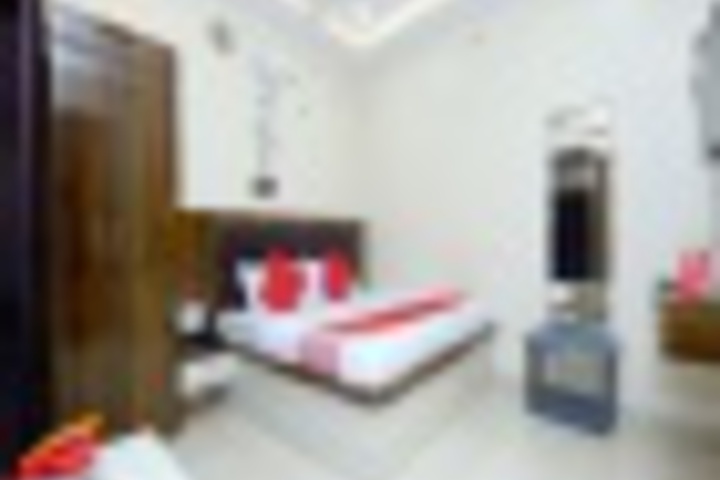 Room 362 of 407