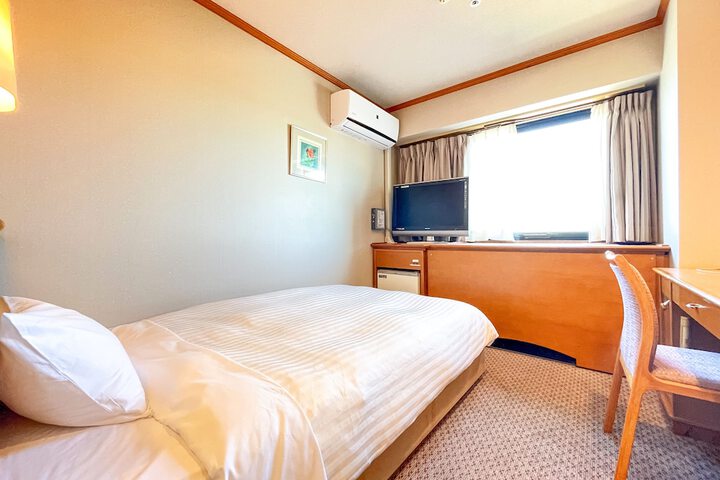 Room 3 of 45