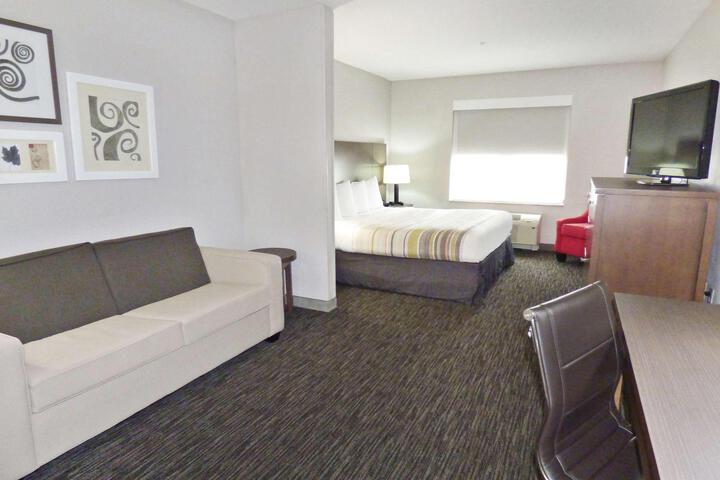 1 King Bed (11 of 15)