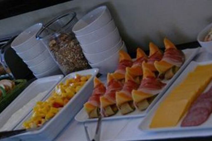 Breakfast/Coffee Service 19 of 34