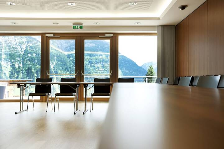 Business Center 102 of 128