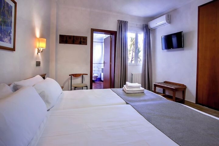 Room 9 of 50