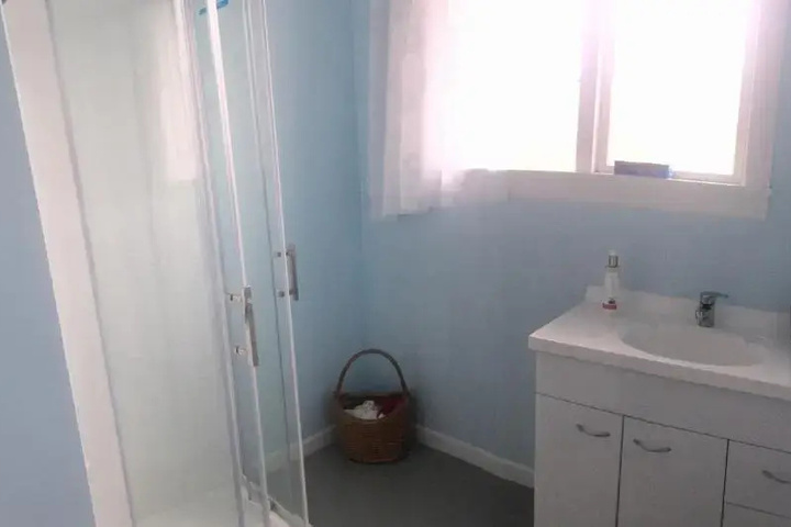 Room 2 of 2