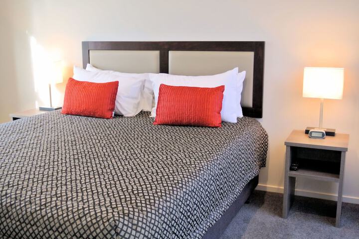 Room 8 of 33