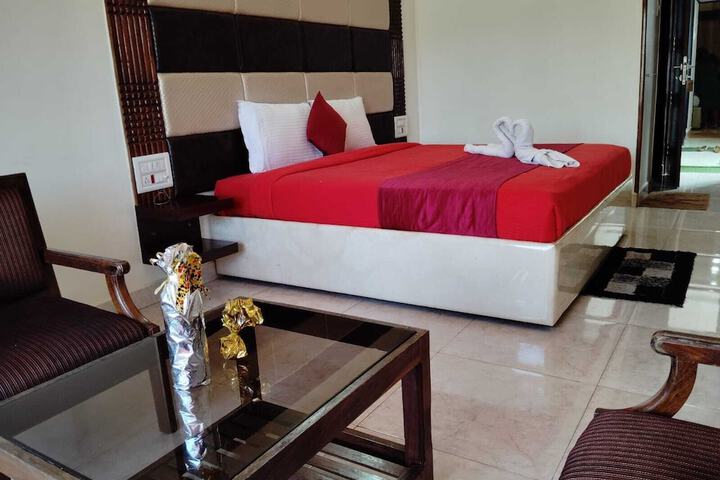Room 3 of 13