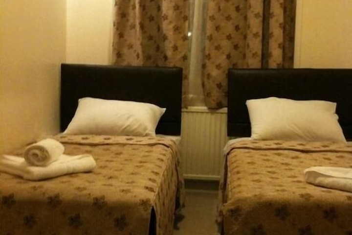 Room 10 of 50