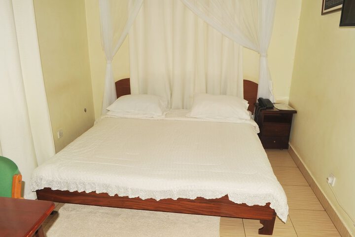 Room 7 of 49