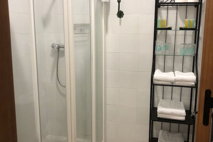 Room 18 of 49
