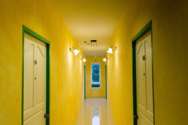 Ballroom/Hall 17 of 21
