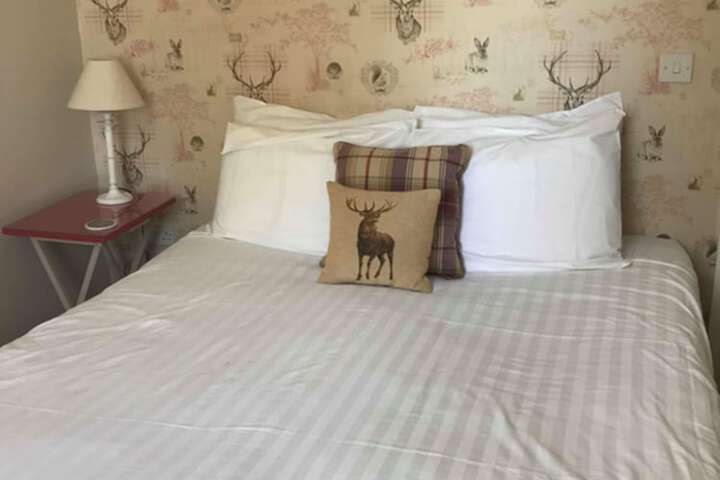 Room 7 of 18
