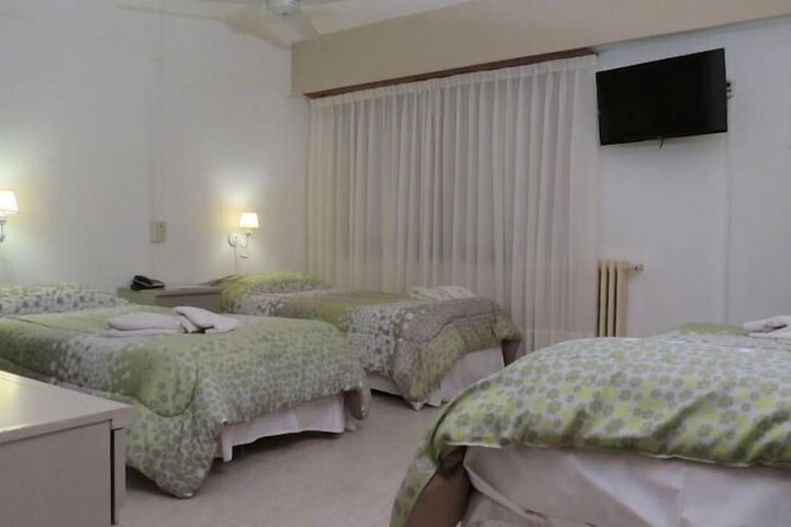 Room 10 of 27