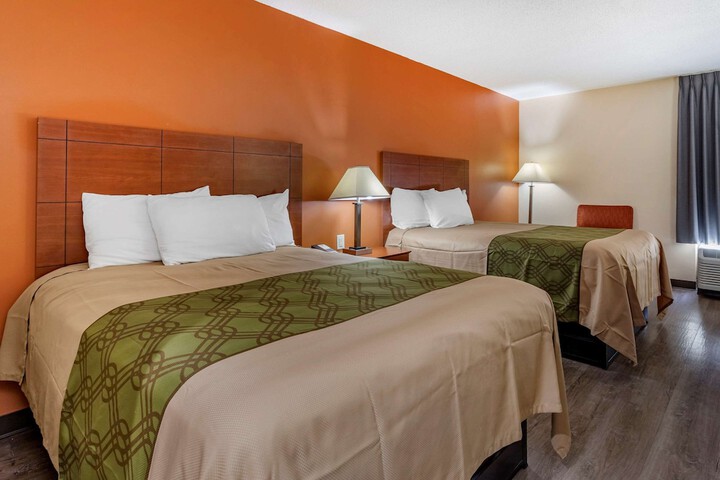 2 Double Beds (8 of 13)