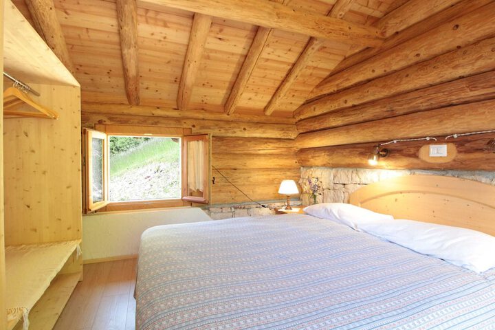 Room 3 of 39