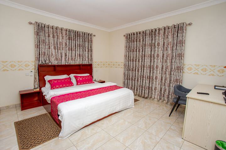Room 15 of 100