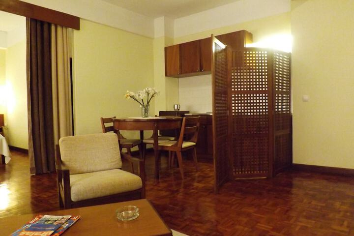 Room 17 of 33