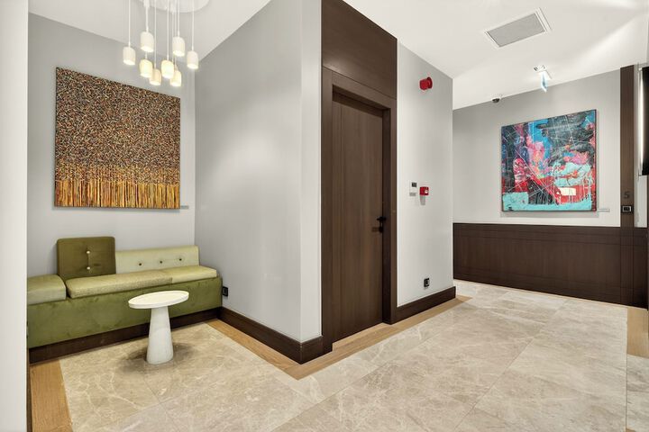 Hotel 2 of 103