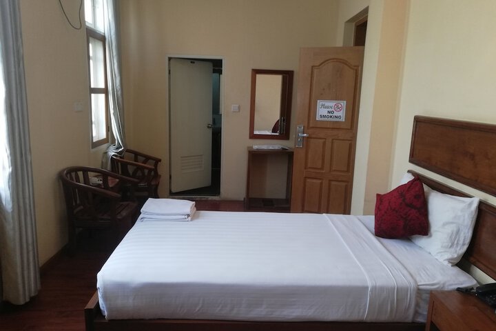 Room 16 of 48