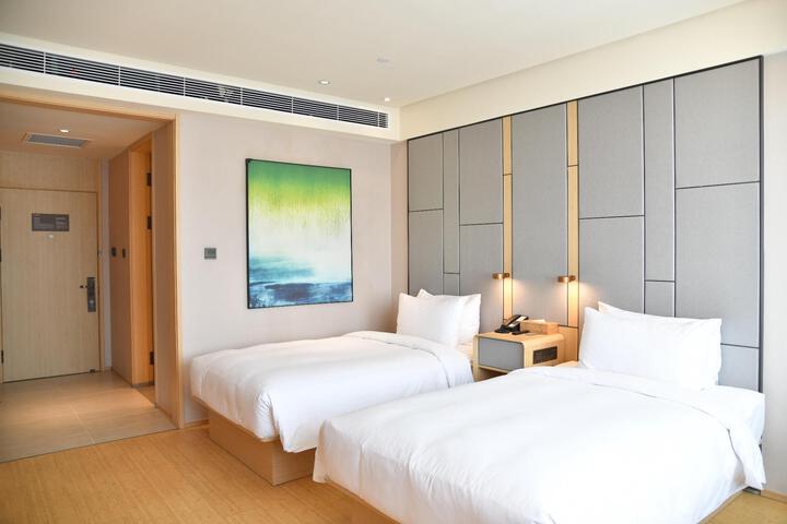 Room 15 of 34