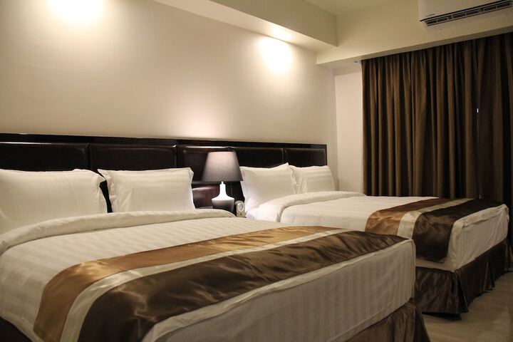 Room 12 of 65