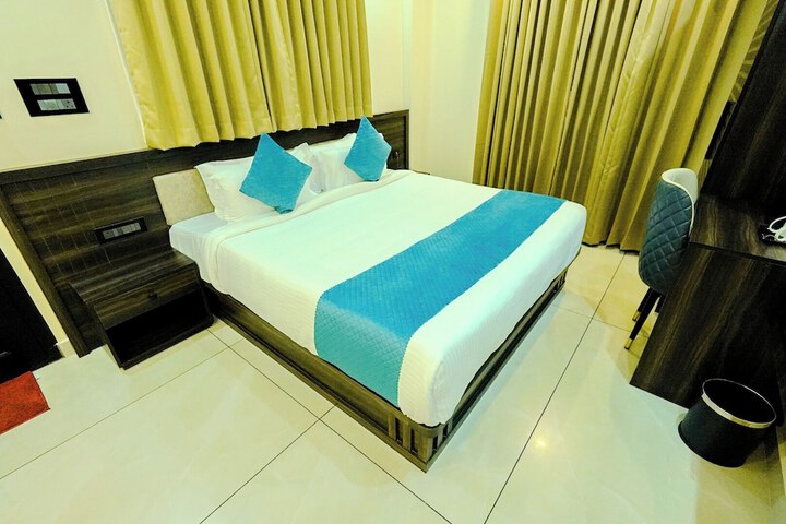 Room 11 of 22