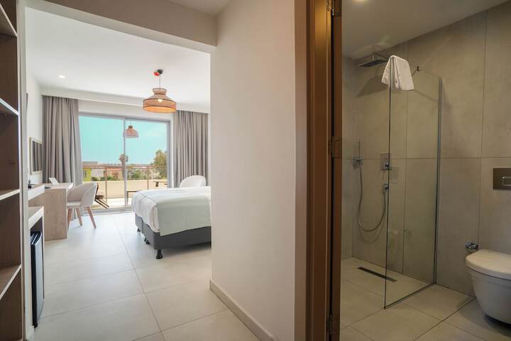 Room 25 of 185
