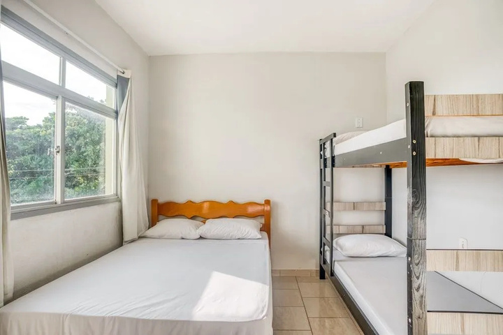 Room 7 of 18