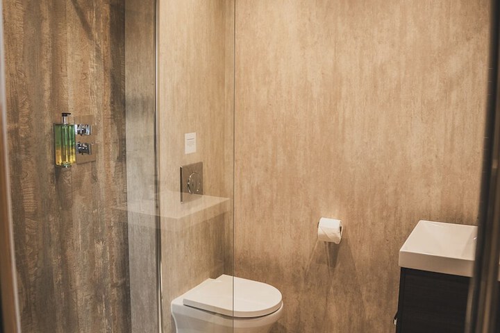 Room 52 of 71