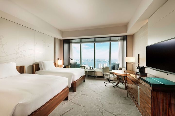 Room 19 of 111