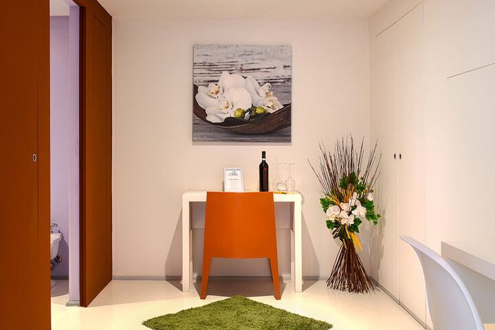 Room 25 of 49
