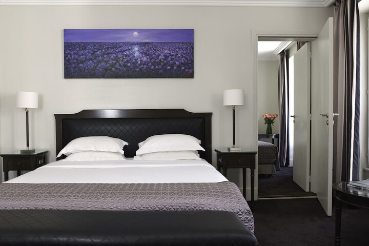 Room 13 of 34