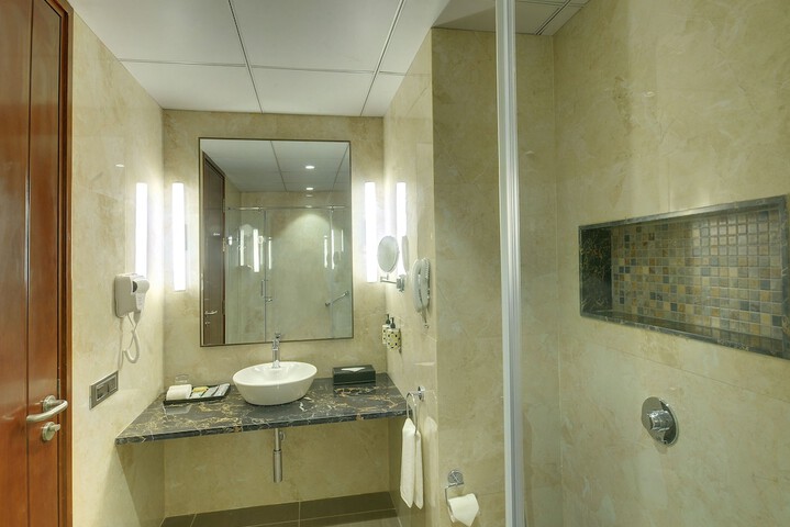 Room 74 of 119