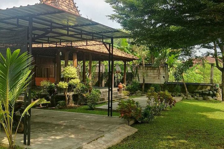 Property Grounds 14 of 17