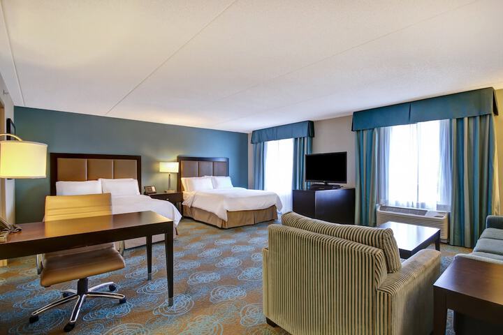 2 Queen Beds (14 of 21)