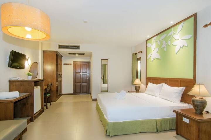 Room 4 of 90