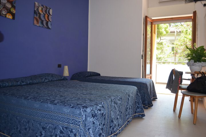 Room 5 of 28