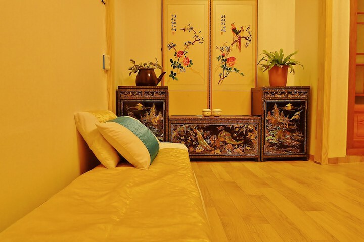 Room 9 of 34